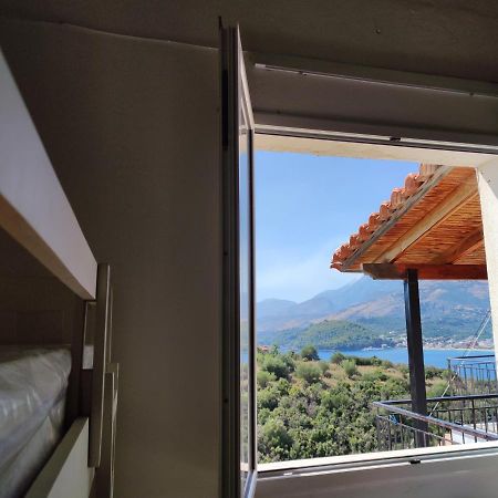 Filikur Hostel Himare Bagian luar foto