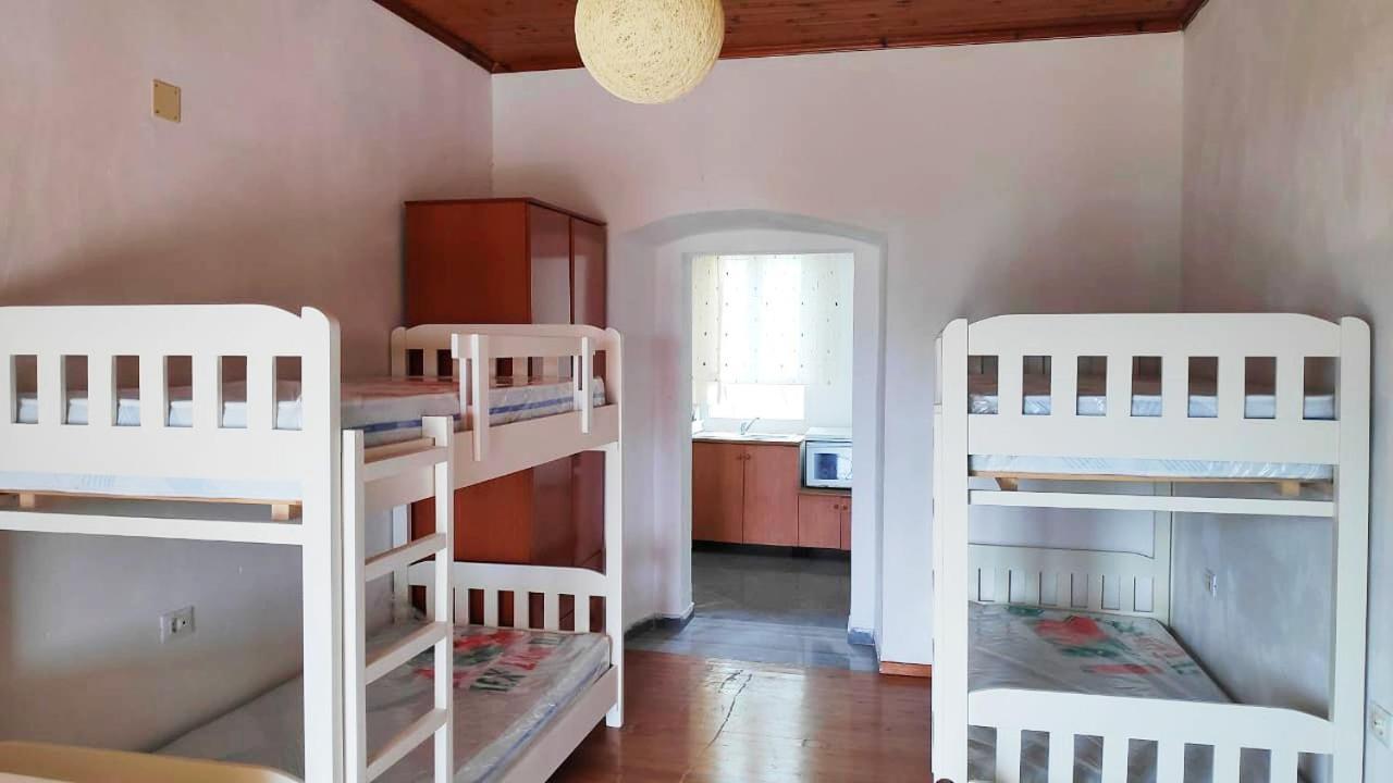 Filikur Hostel Himare Bagian luar foto
