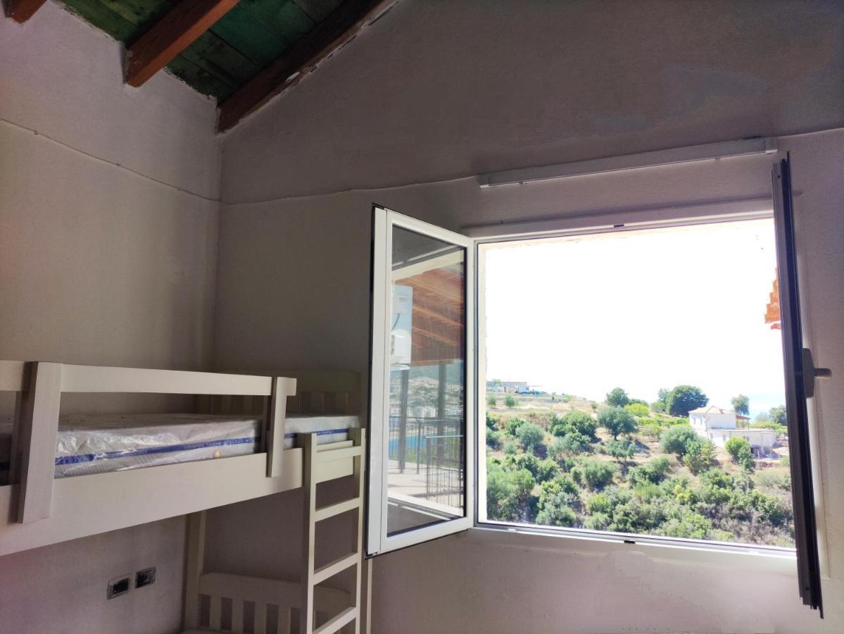 Filikur Hostel Himare Bagian luar foto