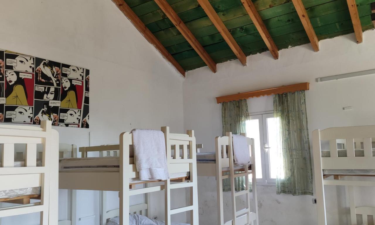 Filikur Hostel Himare Bagian luar foto