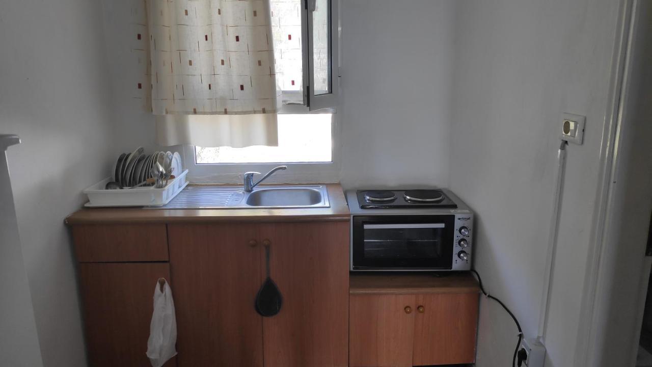 Filikur Hostel Himare Bagian luar foto