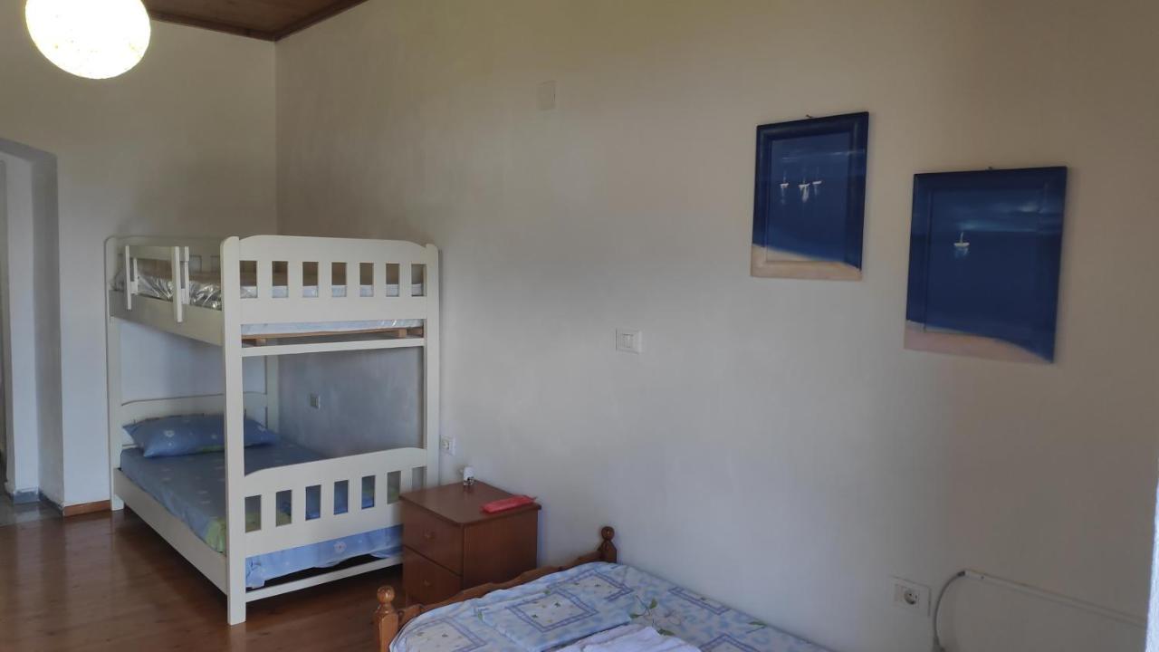 Filikur Hostel Himare Bagian luar foto